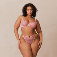 Leslie, 80DD/XL (Thong)