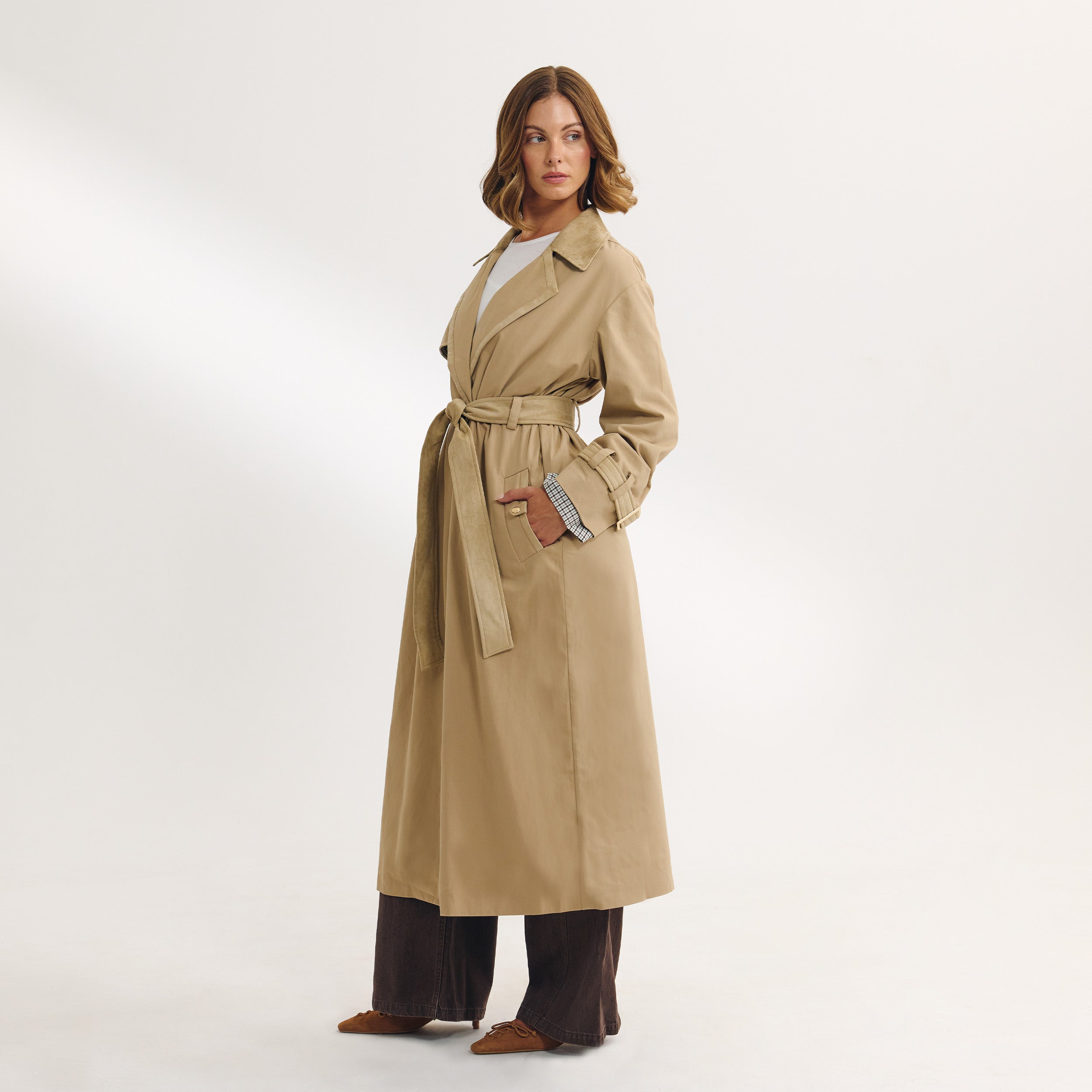 Trenchcoat med suedette-detaljer | Trenchcoat med suedette-detaljer - Sand