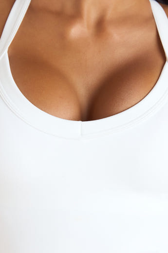 ContourSoft™ Cami-top med v-hals - Hvid alternate