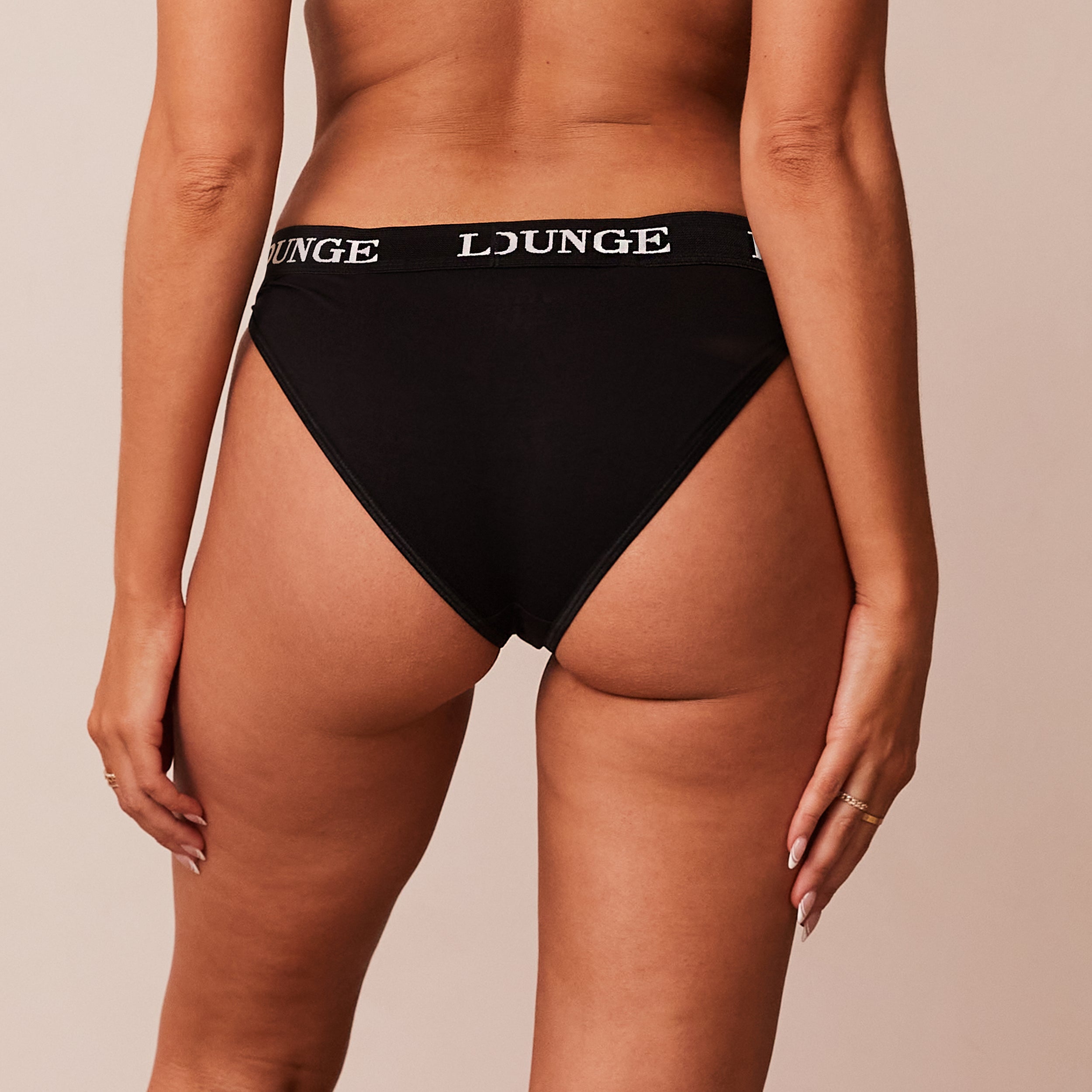 Bamboo Triangle Trusser | Kara, S