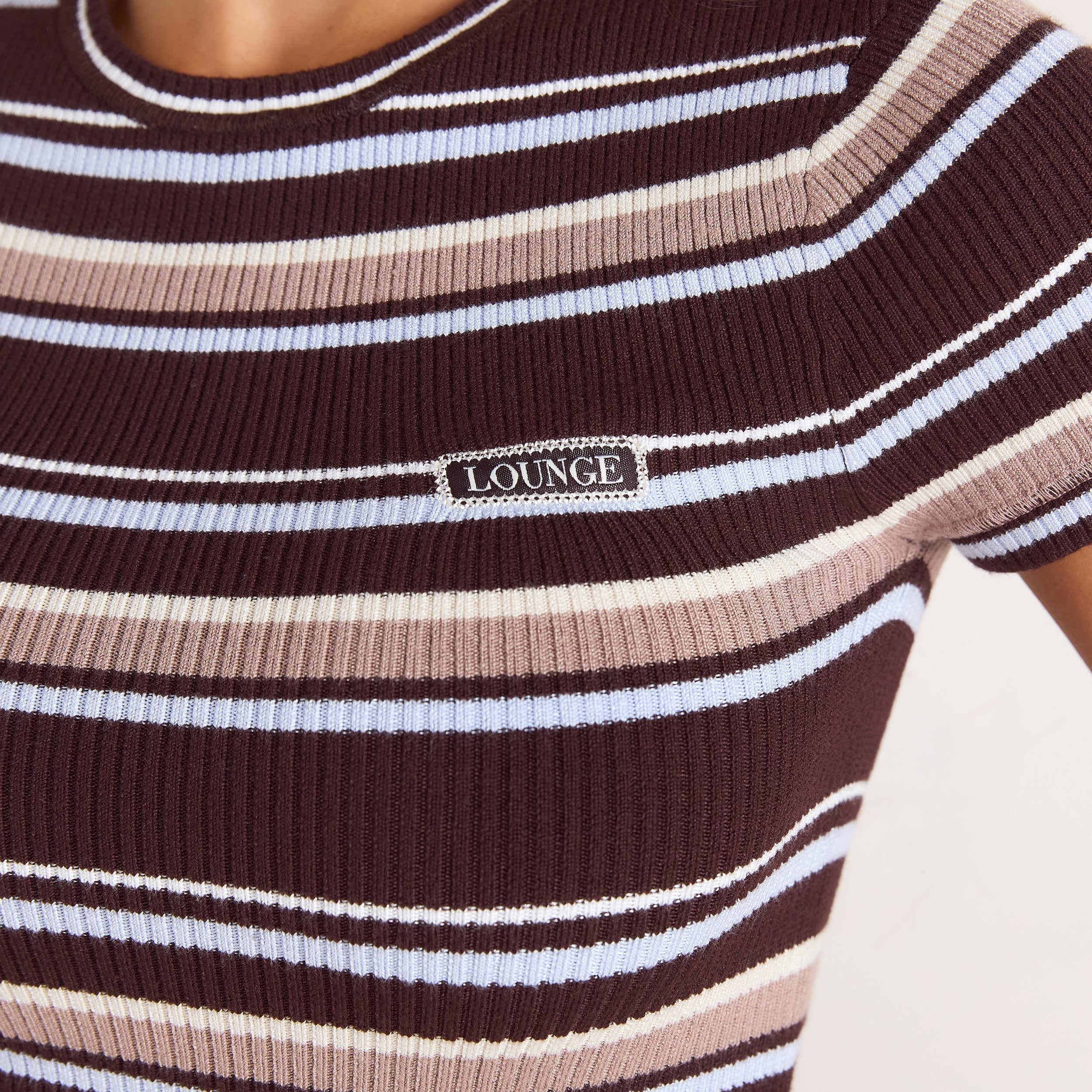 Strikket T-shirt | Strikket T-shirt - Brown Stripe