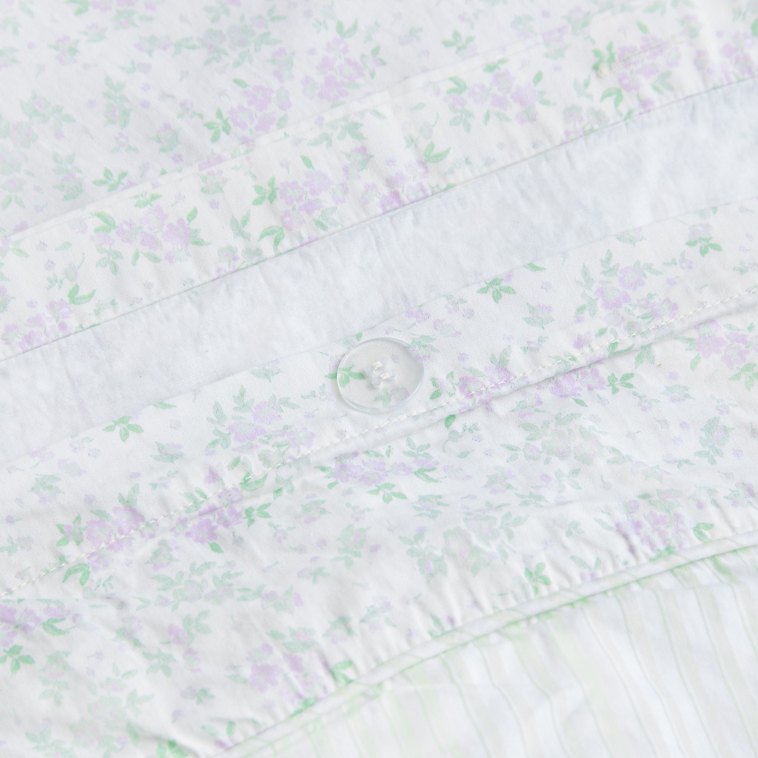 Bloom & Stripe Vendbar Dynebetræk | Bloom & Stripe Vendbar Dynebetræk - Salviegrøn Blomsterprint