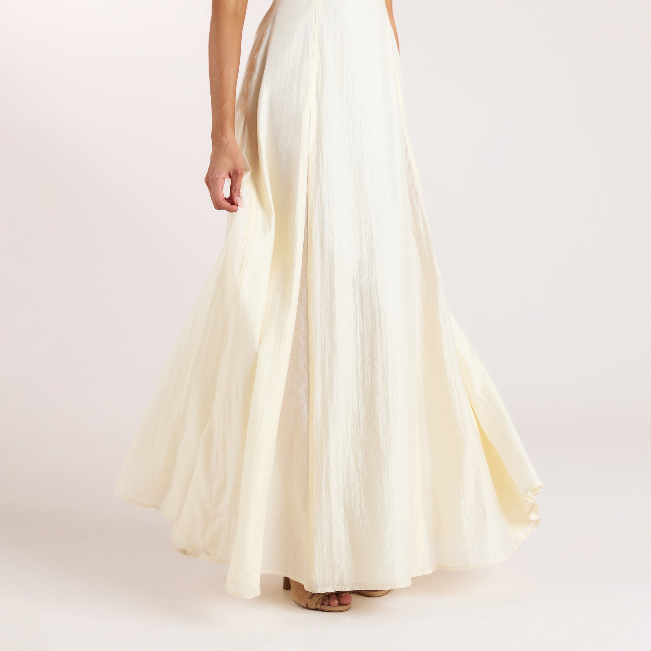 Embroidered Lace-Up Maxi-kjole | Embroidered Lace-Up Maxi-kjole - Smørcremegul
