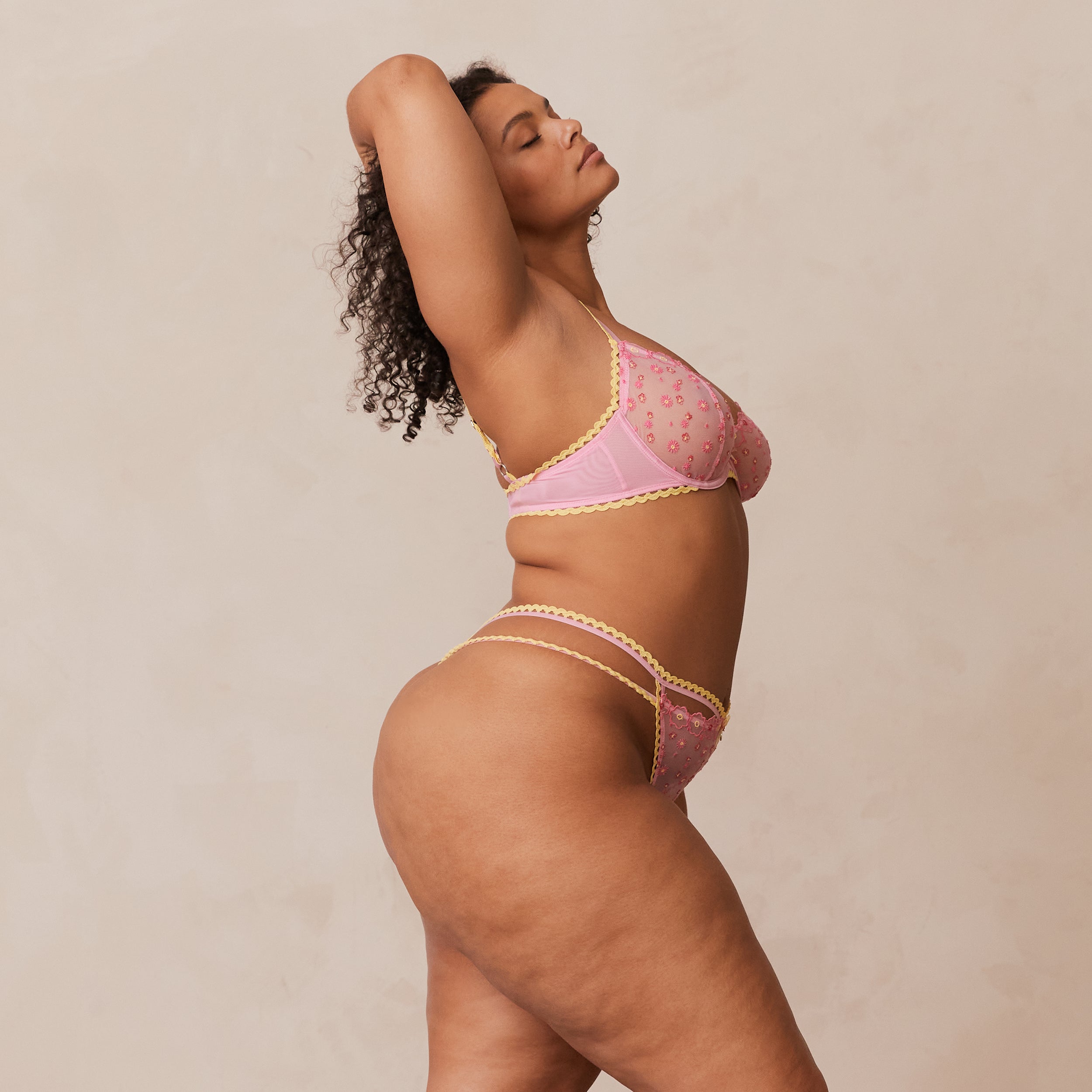 Daisy Embroidered Balcony BH | Leslie, 80DD/XL (Thong)