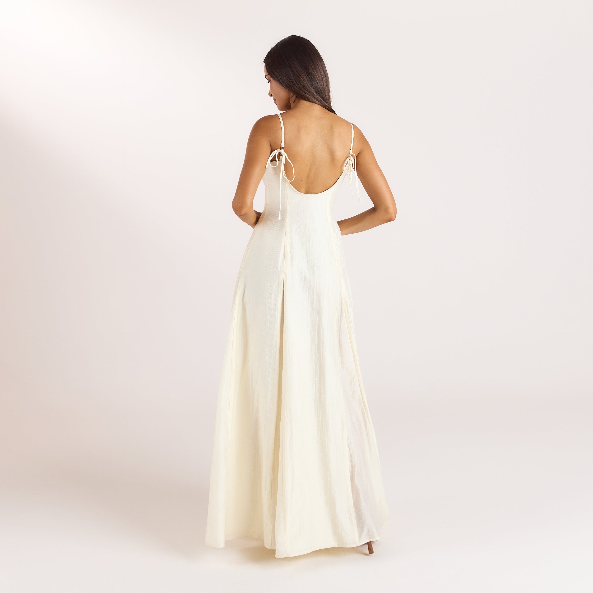 Embroidered Lace-Up Maxi-kjole | Embroidered Lace-Up Maxi-kjole - Smørcremegul